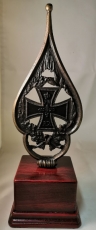 Regiments Fahnenspitze - Eisernes Kreuz mit Sockel Regiments Fahnenspitze - Eisernes Kreuz mit Sockel