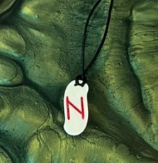 Kettenanhänger aus Knochen - Rune Hagalz - weiß Kettenanhänger aus Knochen - Rune Hagalz - weiß